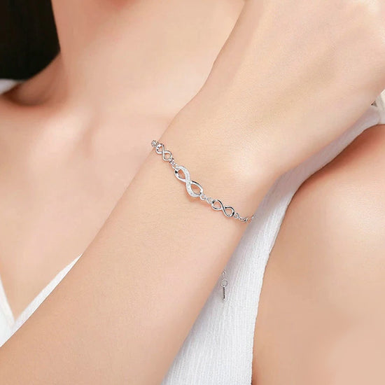 "Forever in Love" Infinity Bracelet (16-21cm) - Platinum Plated Sterling Silver