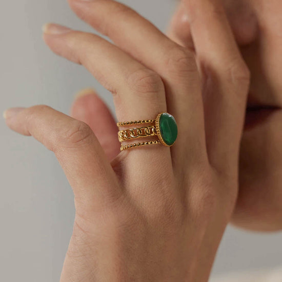 "SOLID GREEN" - Green Stone Women's Ring in Gold (stainless steel)